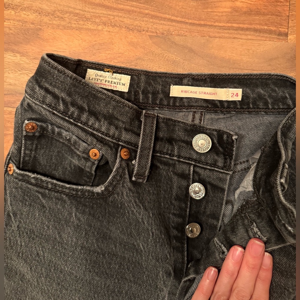 Levi’s Premium 501 Black Denim Jeans Ribcage Straight Button Fly Women’s 24 - Picture 3 of 4